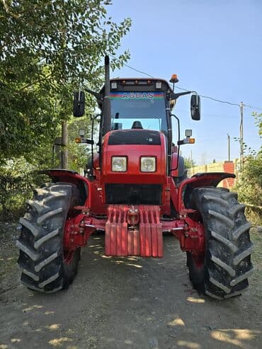 ot bicen traktorlar: Belarus MTZ təkərli traktor – kabinalı, qabaq yük balansları ilə — 1