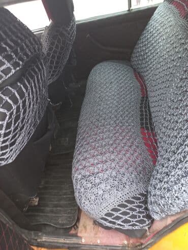 Bıçaqlar: Model: Lada (VAZ) 2106 Kuzov: sedan, 4 qapı Rəng: sarı Sükan: solda — 9