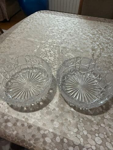 meyvə şəkilləri: Bu şəffaf kristal meyvə qabları, müxtəlif naxışlarla — 4