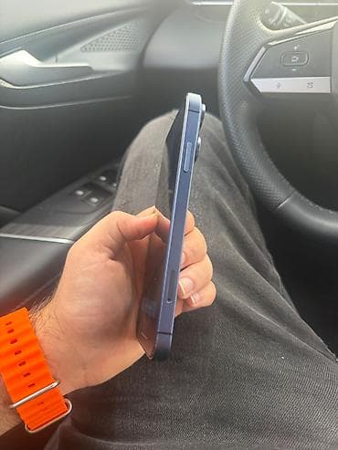 iphone 12 pro 512: IPhone 17 Pro, 128 GB, Blue Titanium, Barmaq izi, Simsiz şarj, Face ID — 4