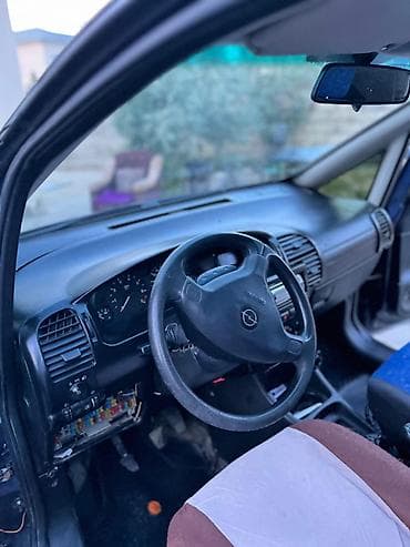 mercedes 208 d: Opel Zafira: 1.6 l | 1999 il 122000 km Van/Minivan — 7