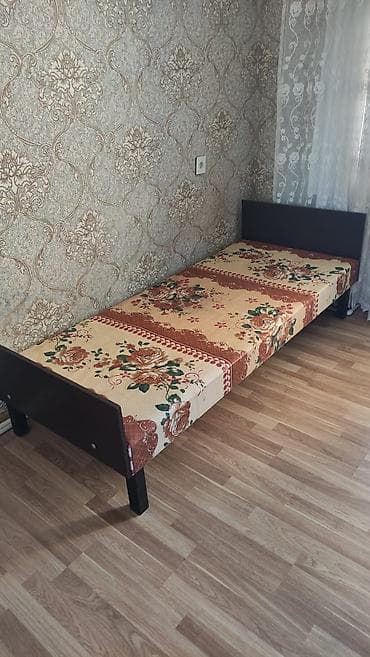 Tək nəfərlik çarpayı və döşək dəsti - Ölçü: təxmini 90×190 sm (tək — 1