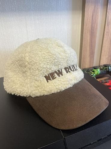 bas: Kepka – “NEW RULE” yazılı, iki material kombinəli model. - Üst hissə — 1