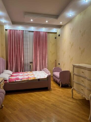 Ev üçün dekor: Divan, Jurnal masası, Bazasız — 2