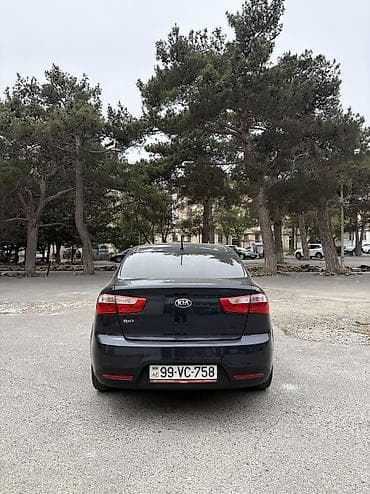accent 2013: Kia Rio: 1.6 l | 2013 il Sedan — 2
