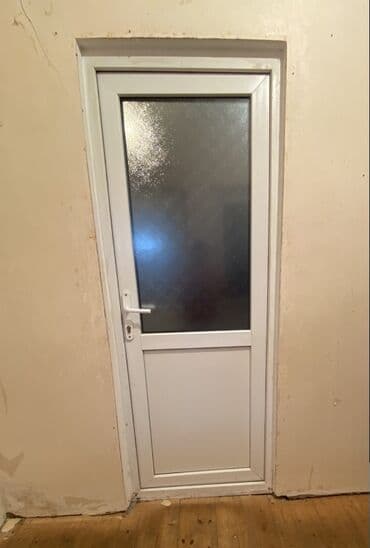 Фурнитура и комплектующие: PVC plastik qapılar – 3ədəd - Material: ağ rəngli PVC/profil - Ölçü — 1