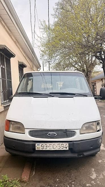 Транспорт: Ford Transit: 1 л | 1999 г. 2000 км Минивэн — 4
