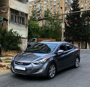 Hyundai Elantra: 1.8 l | 2012 il Sedan