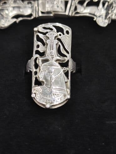 qedimi mirvari: Dəstə daxildir: Üzük, Boyunbağı, Bilərzik, Gümüş, 925 Əyar — 2