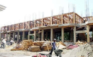 Evlərin sıfırdan tikintisi aparılır. Bütün işlər – layihə, smeta