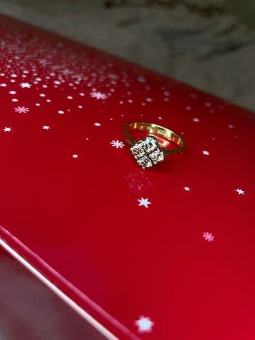 brilyant qaşlı üzük metni: Üzük, Sarı qızıl — 3