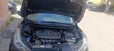 kia rio diffuser: Hyundai Elantra sedan – qara rəng, aerodinamik kuzov xəttləri və LED — 3