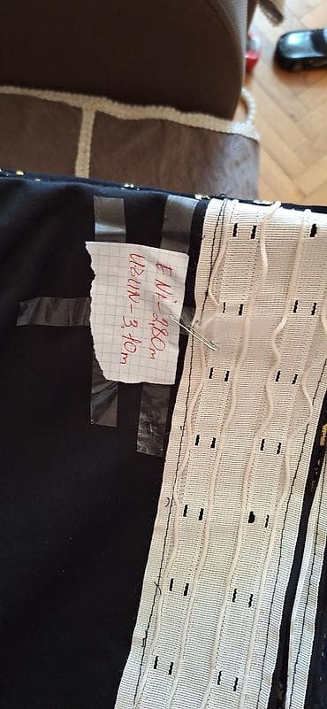 jalüs: Qara məxməri effektli parça üzərində qızılı mermer naxışlı qalın pərdə — 10