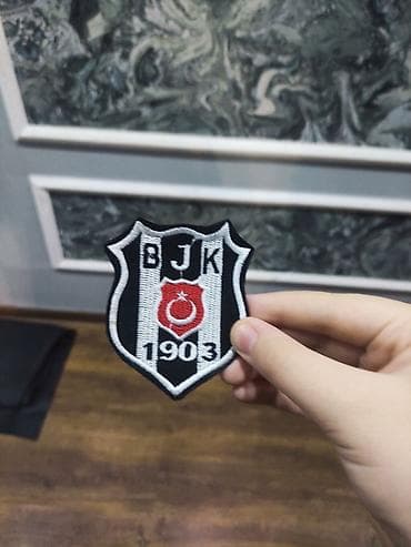 bjk forması: Məhsul: Futbol klubları üçün tikişli parça nişanları (emblemlər) — 1