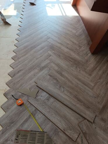 паркет баку: Laminatlarin vurulmasi her cur bilintuslarin supurgeliylerin vurulmask — 4