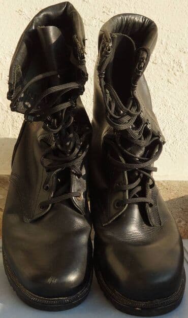 işlenmiş eşyalar: Hərbi zabit çəkməsi Az işlənmiş hərbi zabit çəkməsi satılır. Ölçüsü — 3