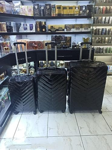 Sərnişin çamadan dəsti – 3 ölçü - Material: parlaq sərt korpus (yüngül