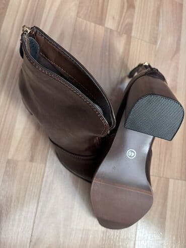 Qadın dəri botları - Rəng: tünd qəhvəyi - Ölçü: 40 (daban altında