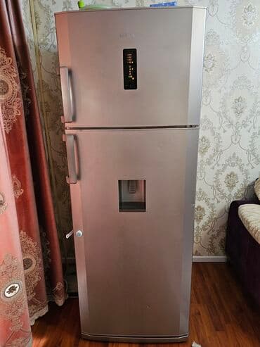 Xolodelnik işlekdi biraz kraskasi gedib yuxari gulpu terefinde lalafo.az -da Xolodelnik işlekdi biraz kraskasi gedib yuxari gulpu terefinde