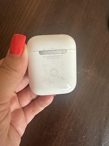 ses yaz: Apple AirPods (1-ci nəsil) simsiz qulaqlıq Xüsusiyyətlər: - Şarj — 3
