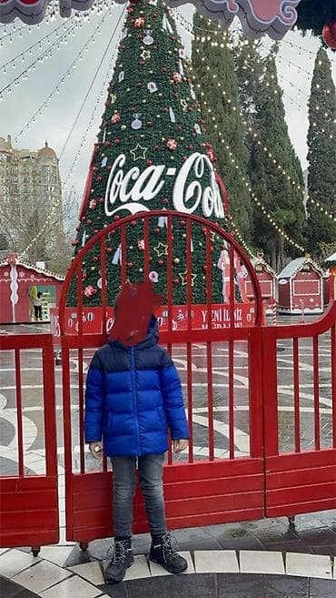 Uşaq geyimi və ayaqqabıları: Uşaq qış gödəkçəsi – Benetton (logo arxada) - Rəng: iki ton mavi — 3