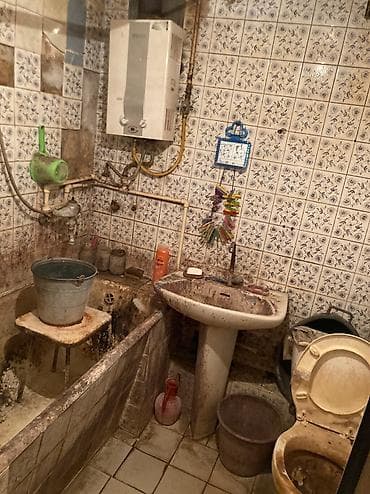 ev alqi satqi bakida: Bakı, Yasamal, 1 otaqlı, Köhnə tikili, m. İnşaatçılar, 30 kv. m — 2