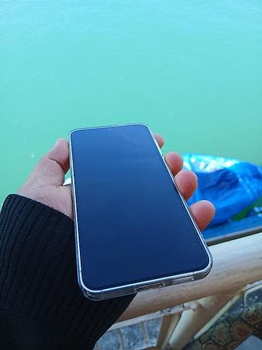 m3 pro: Samsung Galaxy S24 — 1
