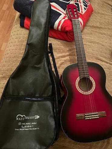 Gitara satılır. İdeal vəziyyətdədir. Qiymət: 120 AZN. Ünvan: Yeni