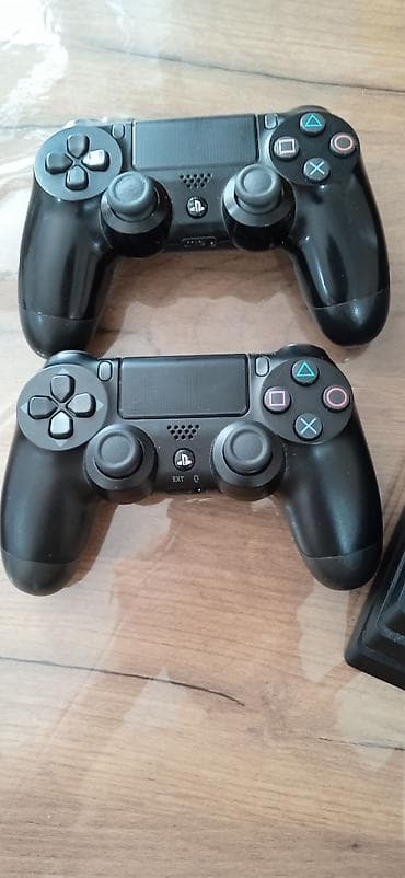 major 4: Ps4pro 1tb yaddas .problem qətiyyən yoxdu 2eded pult biri orginal 2.a — 7