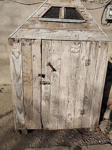 K/t heyvanları və malları: Taxta quşxana / dam - Material: qalın taxta lövhələr və metal dam — 2