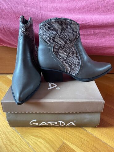 yeni lifcikler: Размер: 39, Новый — 2