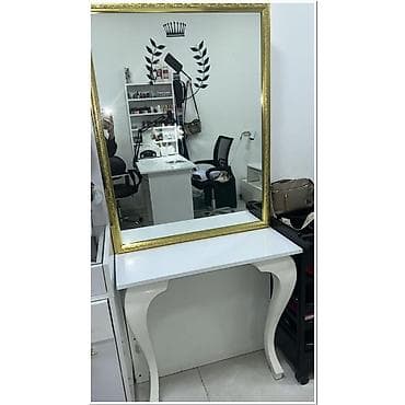 Rəflər, etajerkalar: Bir eded salon güzgüsü şkafıyla bir yerde 120 mansatılır.Ela — 1