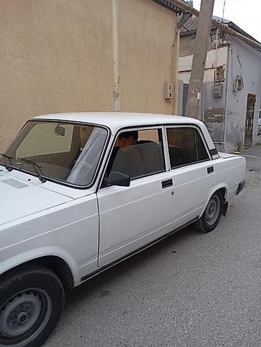 lada vaz 2115: VAZ 2107, ağ rəng, sedan kuzov. 1500 ikin odeniş 10 ay 350 manat — 1
