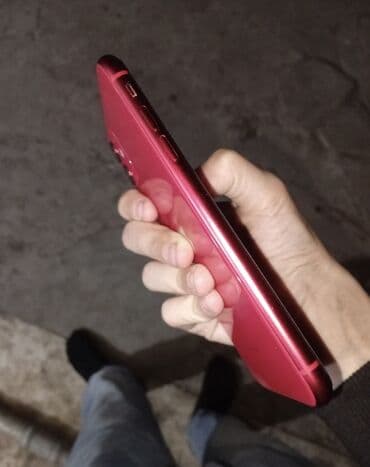 philips xenium 9@9u: IPhone 11, Qırmızı, Face ID — 3