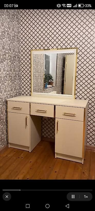 Yataq otağı dəstləri: Yataq otağı mebel dəsti - Rəng: krem (qızılı dekor xətləri və qızılı — 2