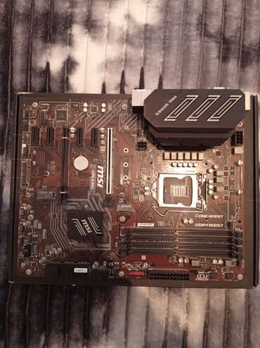 çipsi doğrayan: MSI Z390-A PRO ana plata Xüsusiyyətlər: - Intel Z390 çipseti - — 2