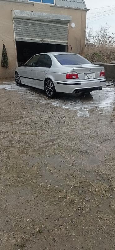 tap az 06: BMW 5 series: 2.5 l | 2001 il Sedan — 5