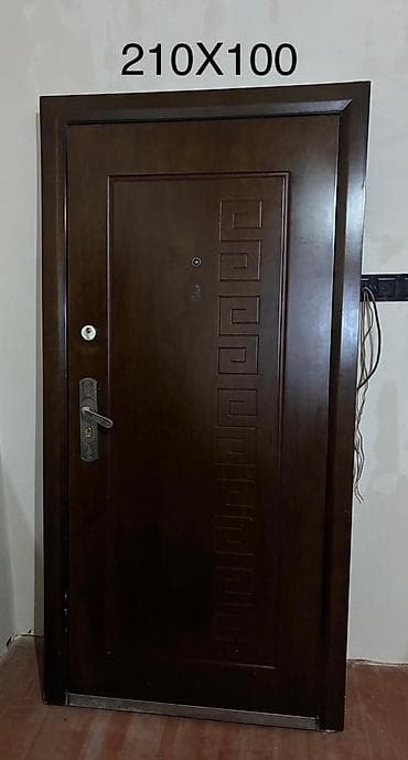 Dəmir giriş qapısı – 210×100 sm - Material: möhkəm metal — 2