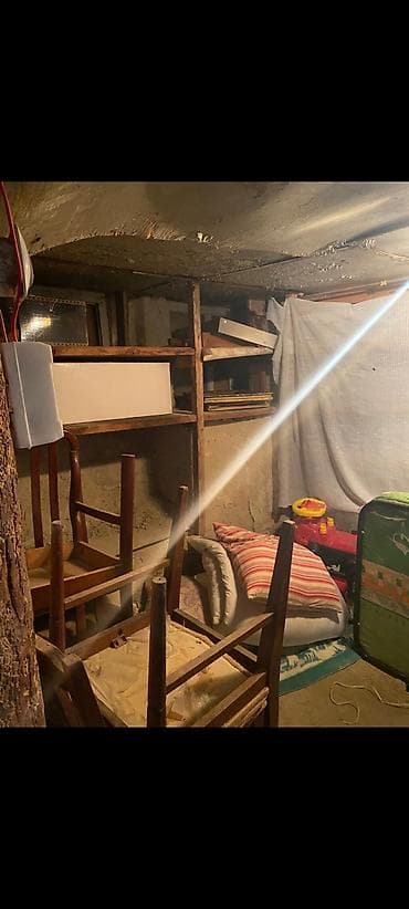 elmlər kirayə: Salam elimler xalq bankın arxasida 12kv hündürlüyü 2 metr olan padval — 4