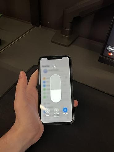 ikinci əl iphone 11: IPhone 11, 64 GB, Qara, Face ID — 6