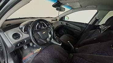daewoo super saloon: Chevrolet Cruze: 1.6 l | 2012 il 2000000 km Sedan — 7