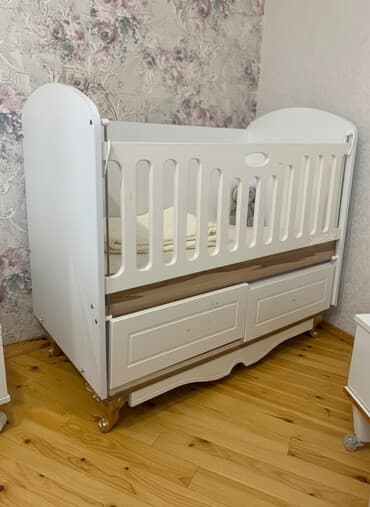 Oğlan və qız üçün, İşlənmiş, Dördbucaq, Beşik, Matras ilə, Yellənmə mexanizm ilə lalafo.az -da Oğlan və qız üçün, İşlənmiş, Dördbucaq, Beşik, Matras ilə, Yellənmə mexanizm ilə