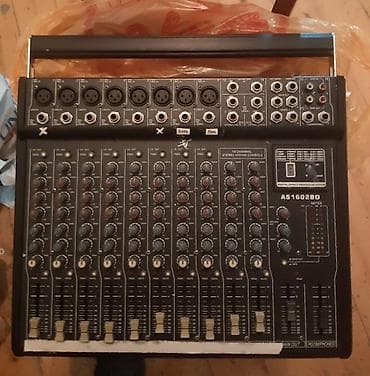 Soundking AS1602BD 16 kanallı stereo səs mikseridir (mixing console)