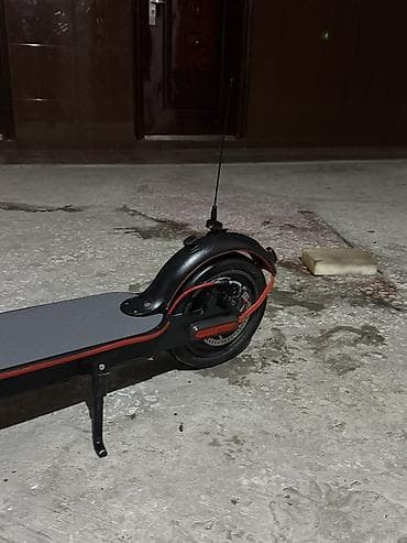 electro gitara: İşlənmiş Elektrik samokat 6", 251 - 350 Vt, 16 - 25 km/s, Ünvandan götürmə, Rayonlara çatdırılma — 2