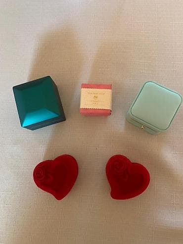 mucru azerbaycan dili: Zinət əşyaları üçün qutu dəsti - 5 ədəd dekorativ qutu: - 1 ədəd — 1