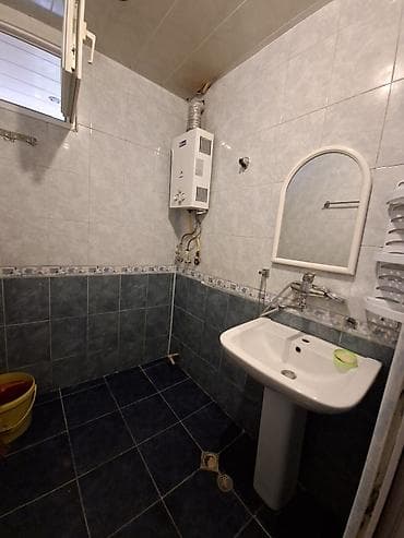 studio menziller: Əcəmi m yanı, 20 saylı poliklinikanın qarşısında 5/3 2 otaqlı hər — 4