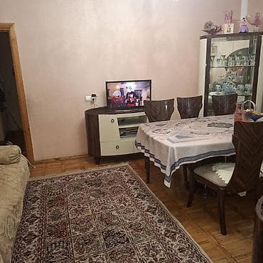 fabrik mebel: 4 otaqlı mənzil – tam mebellə Planlaşdırma: - Geniş dəhliz, taxta — 10