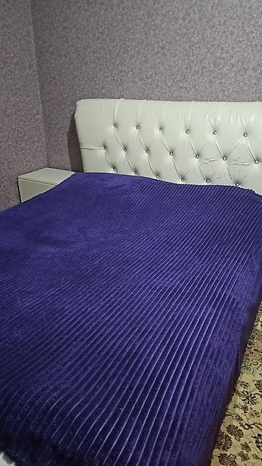 İkinəfərlik çarpayı, Tumba