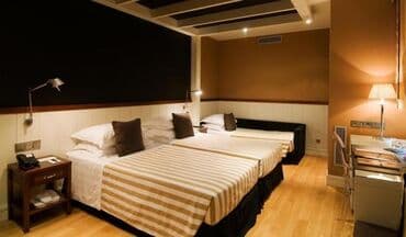 icarəyə: Global Hotel Badamdar Badamdar filialımız 3 saat - 20 azn 6 saat - — 1