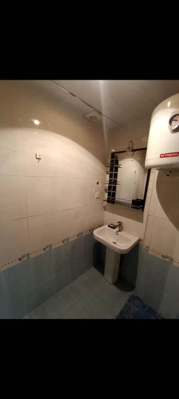 kiraye ev qarayevde: Xətai metrosunun çıxışında 13 mertebeli binanın 3-cü mərtəbəsində — 12